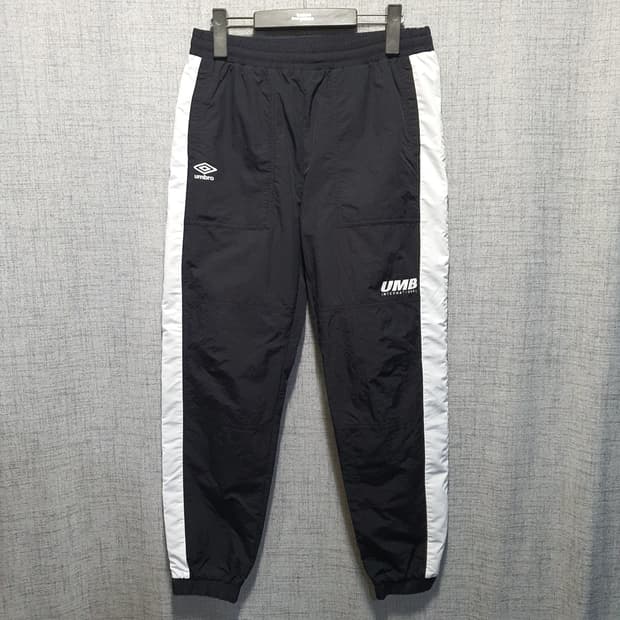엄브로 블랙 사이드라인 우븐 조거 트레이닝 팬츠 