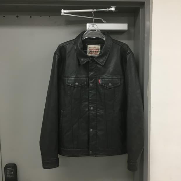 Levi's leather jk