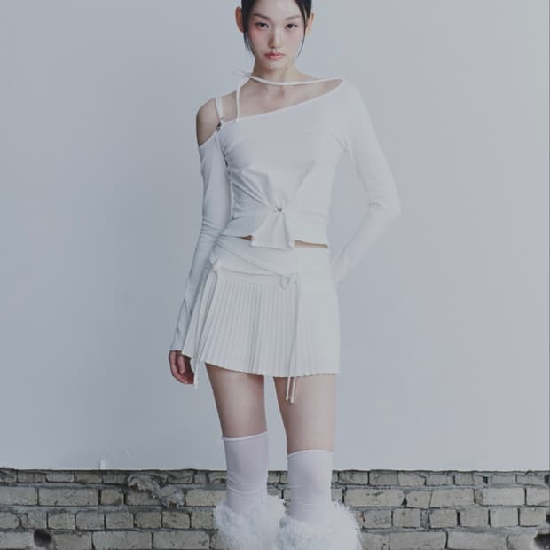 새상품 페인오어플레져 루비 후크 탑
