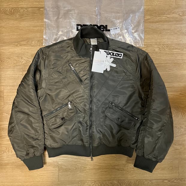 2새상품) 단델 DD cropped studded MA-1 봄버 마원