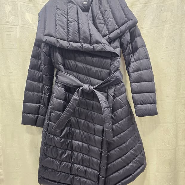 유니클로 무척 가벼운 롱패딩 66