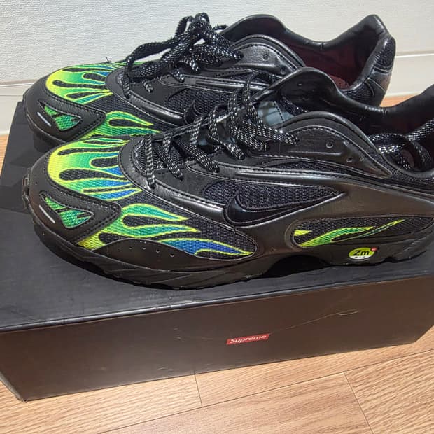 나이키 x 슈프림 줌 스트릭 스펙트럼 플러스 280