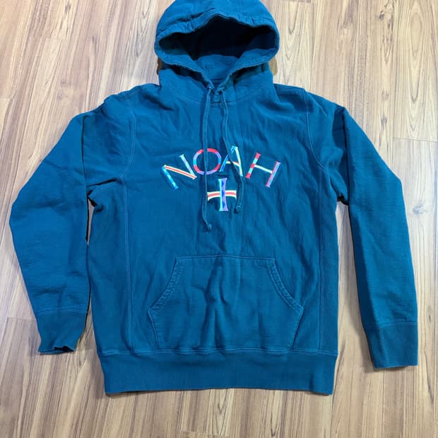 noah embroidered logo hoodie