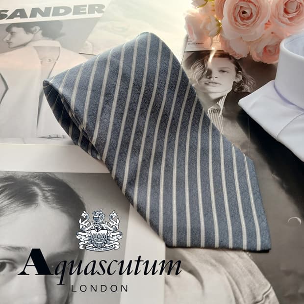 아쿠아스큐텀 실크 블루 스트라이프 넥타이 9.3cm A+등급 A18792