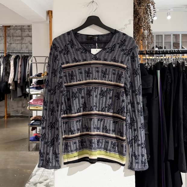 꼼데가르송 옴므 플러스 차콜 플라워 자수 니트