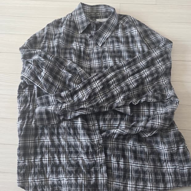 모마디자인 에어클링클 블랙 48사이즈 팝니다.