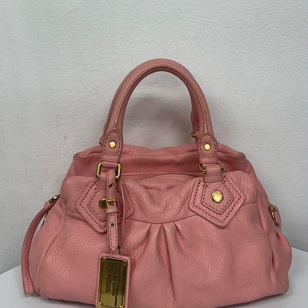 마크제이콥스 Y2K 핑크 가죽 사첼 토트백