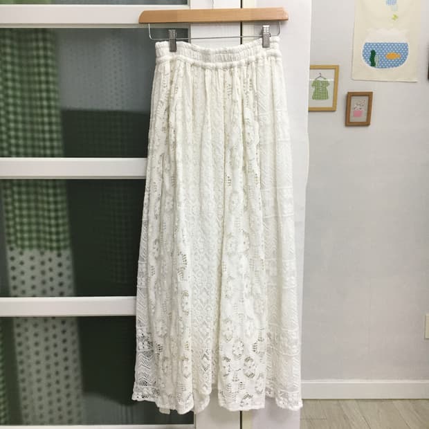화이트 크로쉐 롱 스커트