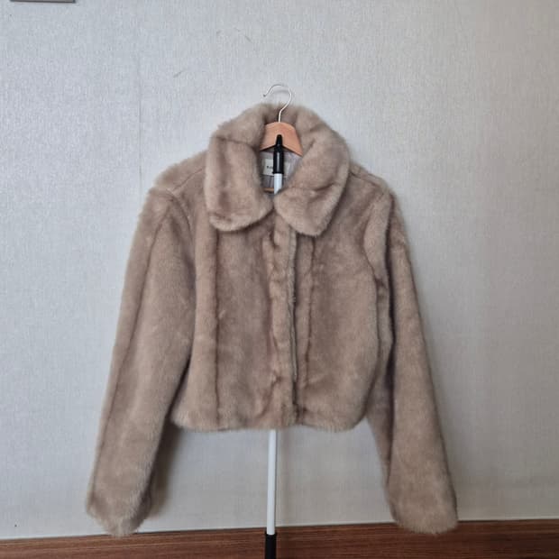 베이지 퍼자켓 (착샷o)