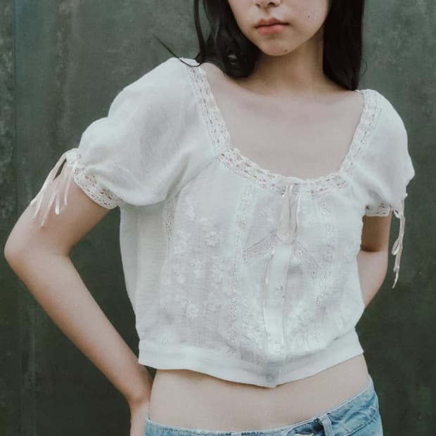 자라 자수 거즈 크롭 탑