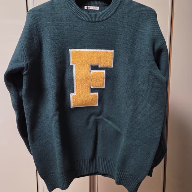 자라 ZARA 그린 레터링 니트