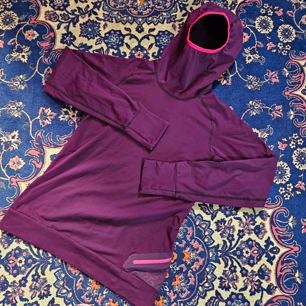 아크테릭스(Arcteryx) 버텍스 후디 기능성 러닝 스웨터 