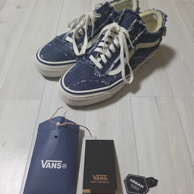 반스 x 인빈시블 프리미엄 올드스쿨 프레이드 데님 마쉬멜로우 275