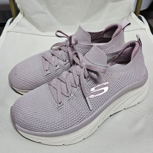 스케쳐스 여성 디럭스워크 230 새상품