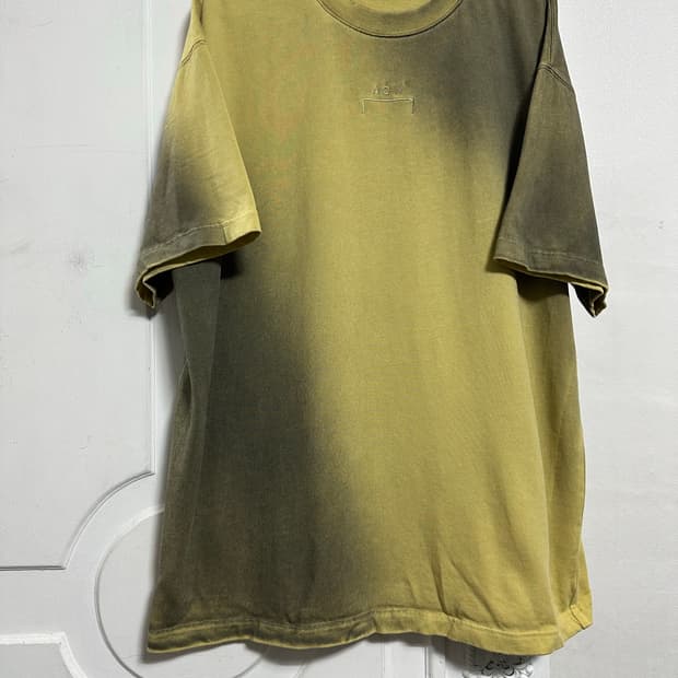 어콜드월 그래디언트 반팔티