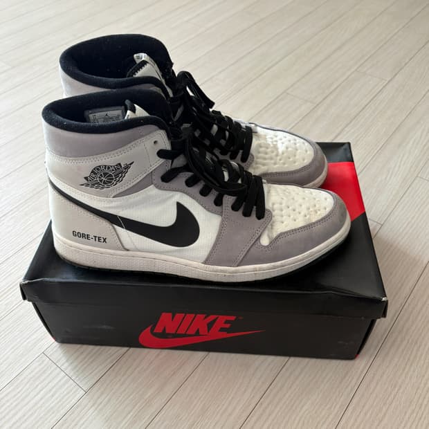 나이키 에어조던1 고어텍스 라이트 그레이290