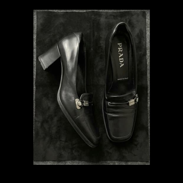 프라다 레더 로퍼 힐 240-245