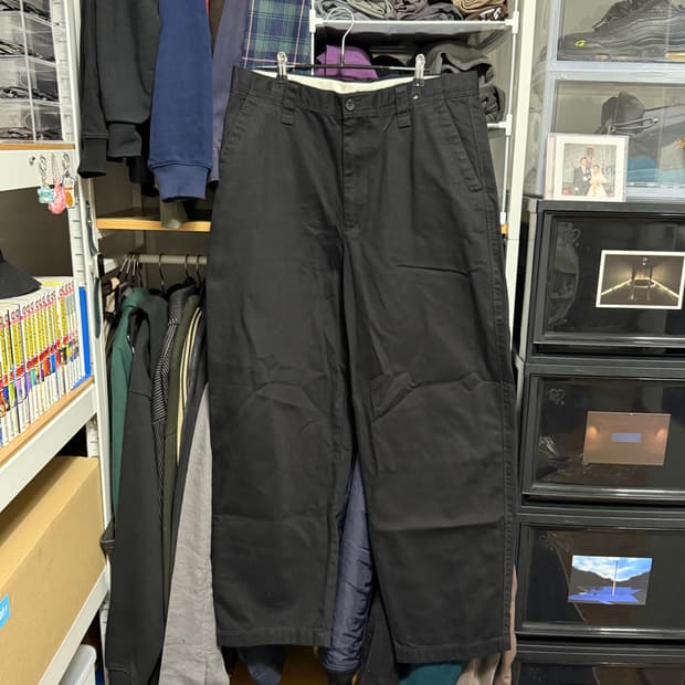 유니클로 와이드핏 치노 팬츠 블랙