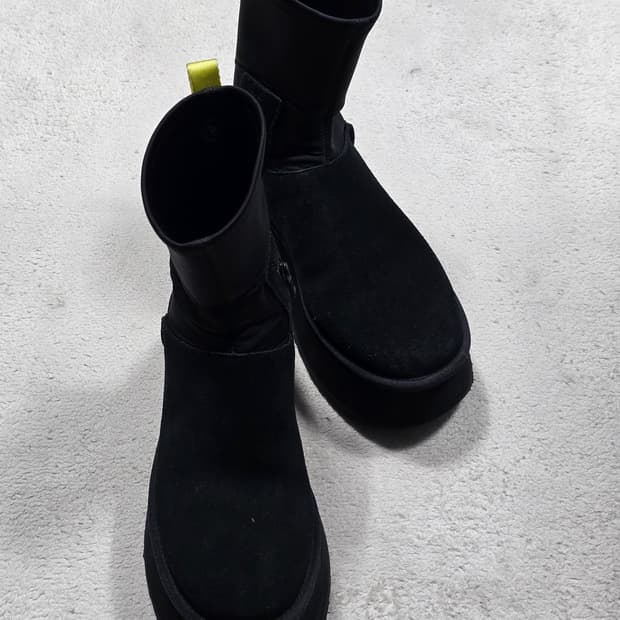UGG 어그 클래식 블랙 부츠 250