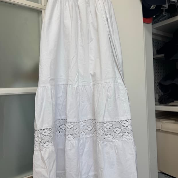 온무드 화이트 스커트