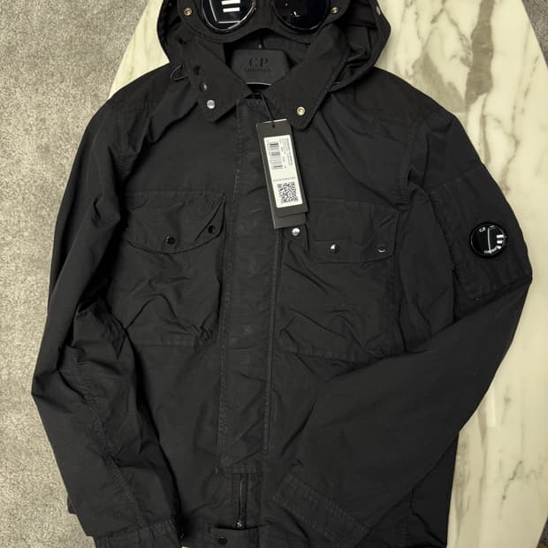 cp컴퍼니 26ss 플랫나일론 고글자켓 바람막이