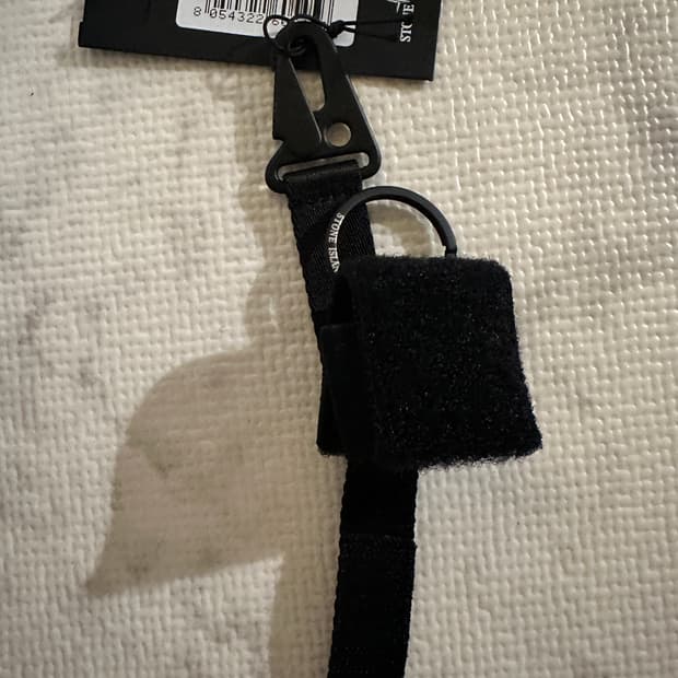 스톤아일랜드 에어팟 키링팝니다