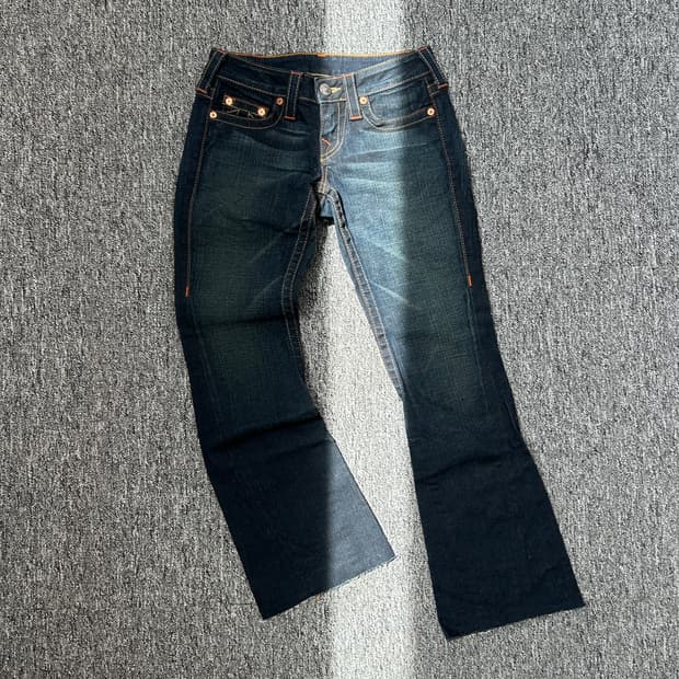 트루릴리젼 로우라이즈 세미부츠컷 데님 팬츠