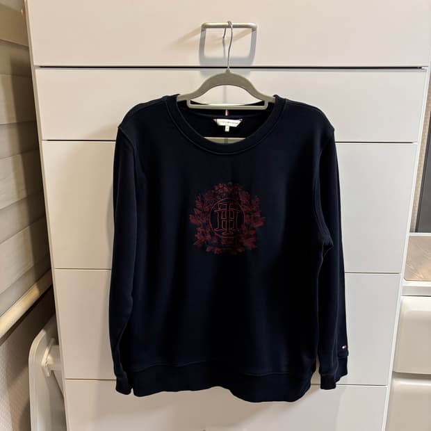 타미힐피거 네이비 버건디로고 맨투맨