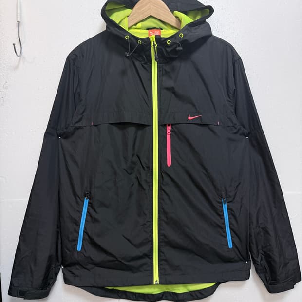 나이키 윈드브레이커 바람막이 블랙 네온 배색 100