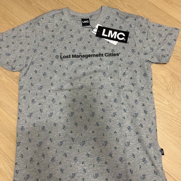 LMC flower 티셔츠