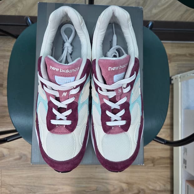 뉴발라스 KITH 992 275mm 