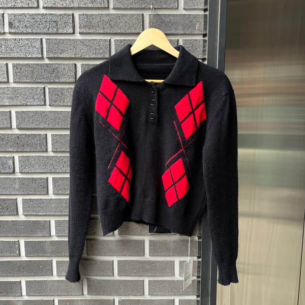 레드 아가일 롱슬리브 니트 블랙