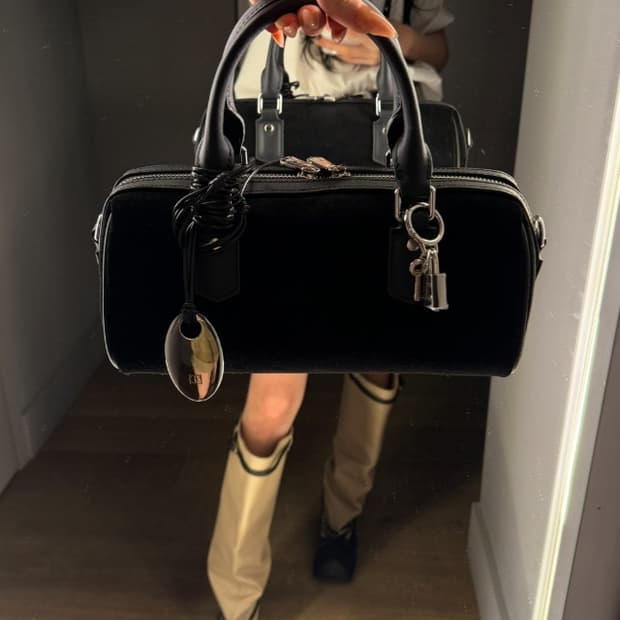 714센터 틸다백 스웨이드