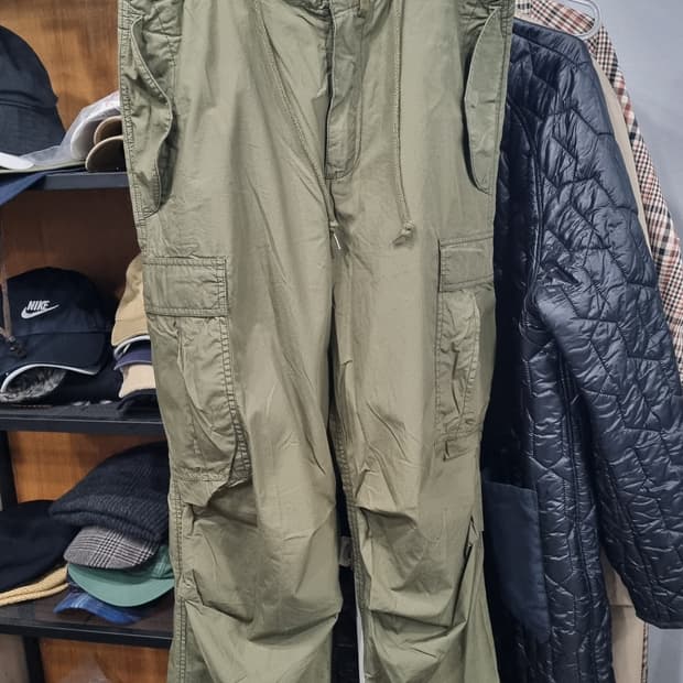 BENETTON(베네통) 유니섹스 30~31 카키색 카고 끈조임팬츠