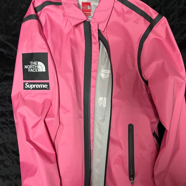 [L] 슈프림 x 노스페이스 21SS 서밋 테이프 심 코치 자켓 핑크