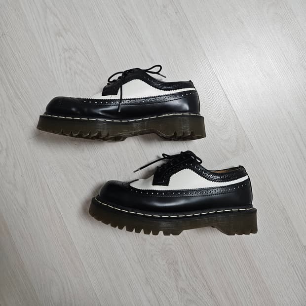 닥터마틴 브로드 윙팁 250mm uk6 wu39