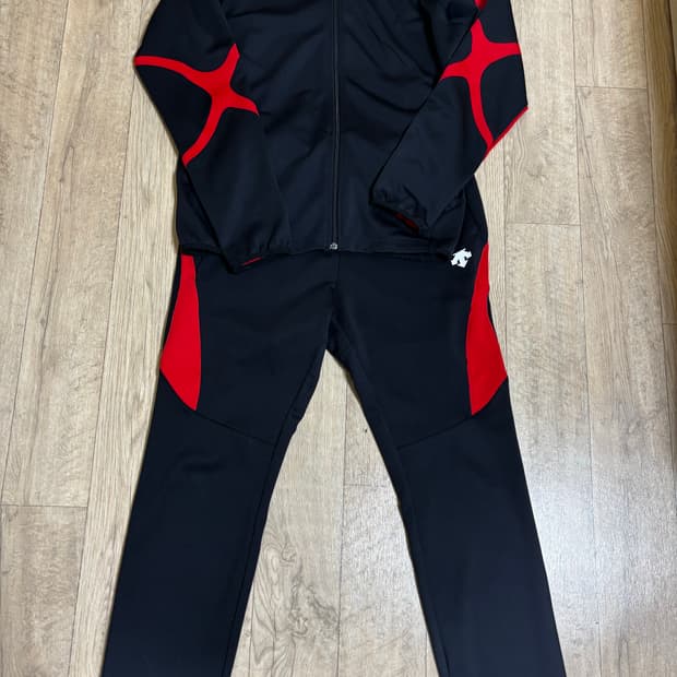 데상트 집업 세트