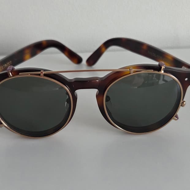 뿔테안경 + 클립온 선글라스