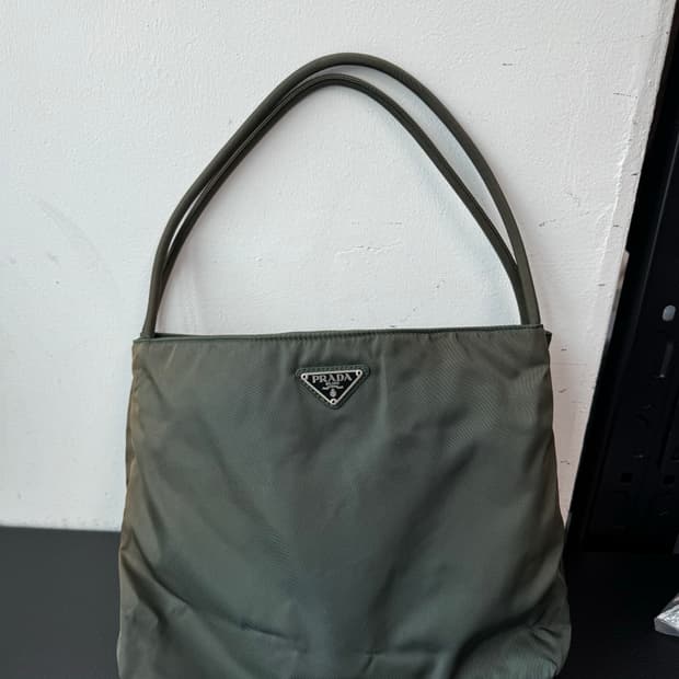 프라다 포코노 숄더백