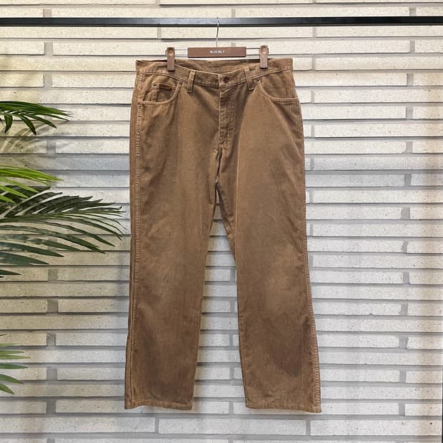Wrangler 랭글러 코듀로이 팬츠 세미 와이드핏 백로고 디테일 브라운