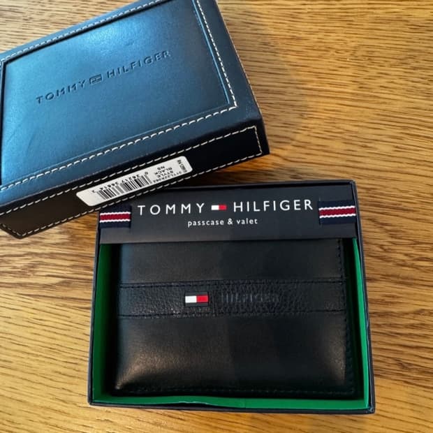 타미힐피거 남성 반지갑
