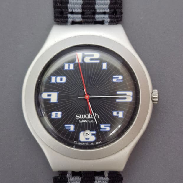 03) 스와치 아이러니 빅 ON TRACK 시계