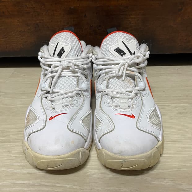 나이키 에어 바라지 로우 운동화