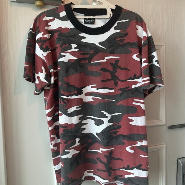 90s rothco snow camo (red)