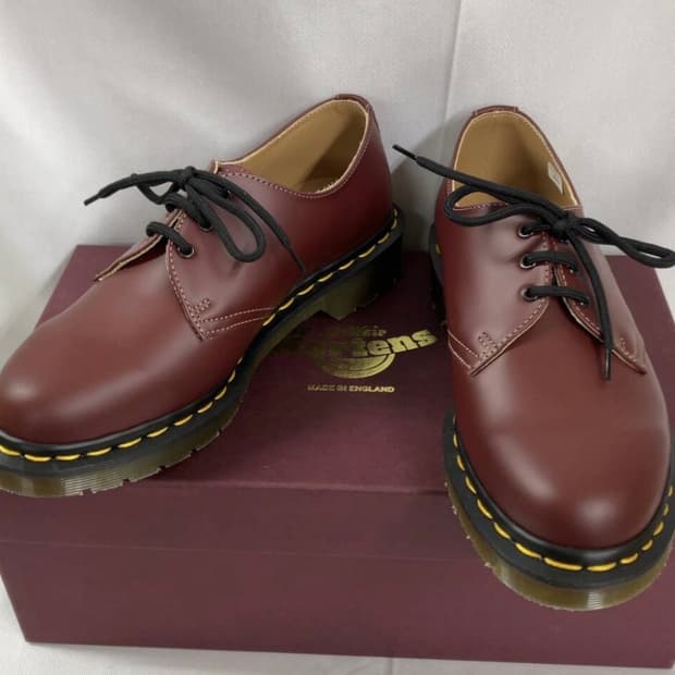 Dr.martens x Comme des Garcons 봉태규 착용
