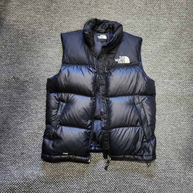 노스페이스 눕시 700 블랙 패딩 조끼  