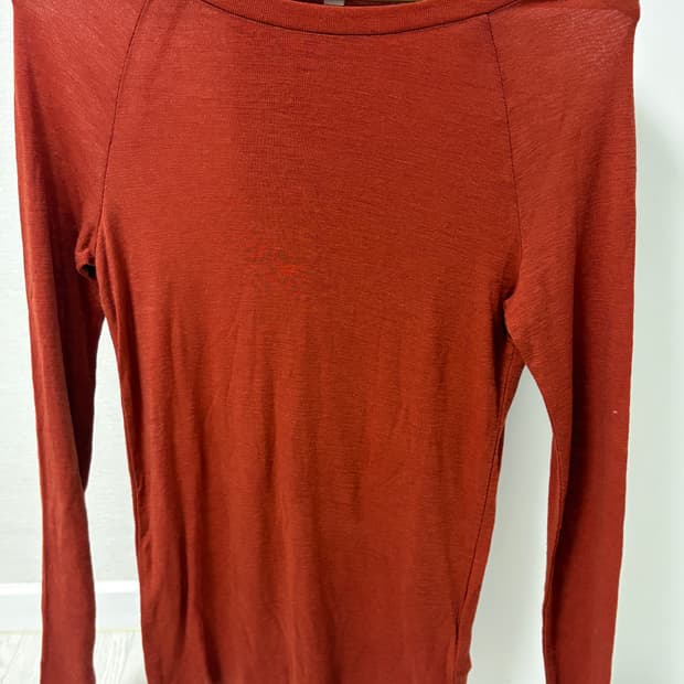 COS 레이어 티셔츠 (brick red)