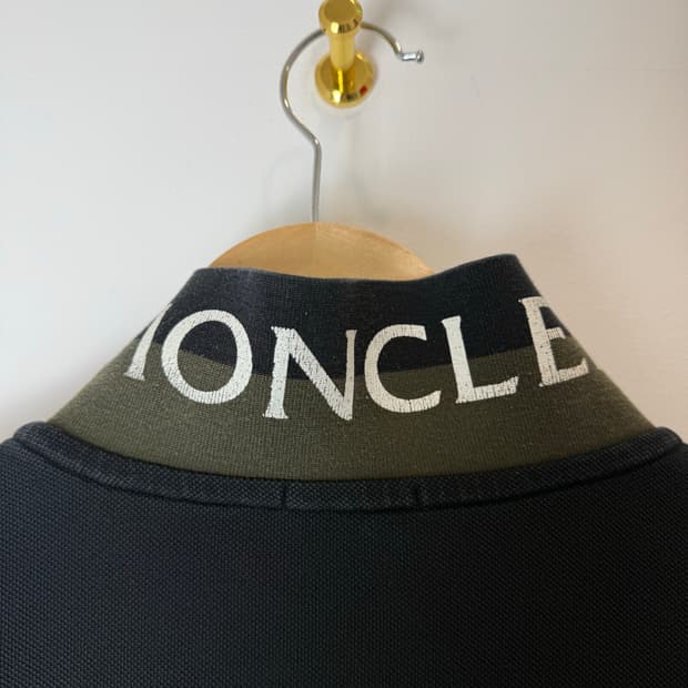 몽클레어 카키카라 반팔티 블랙