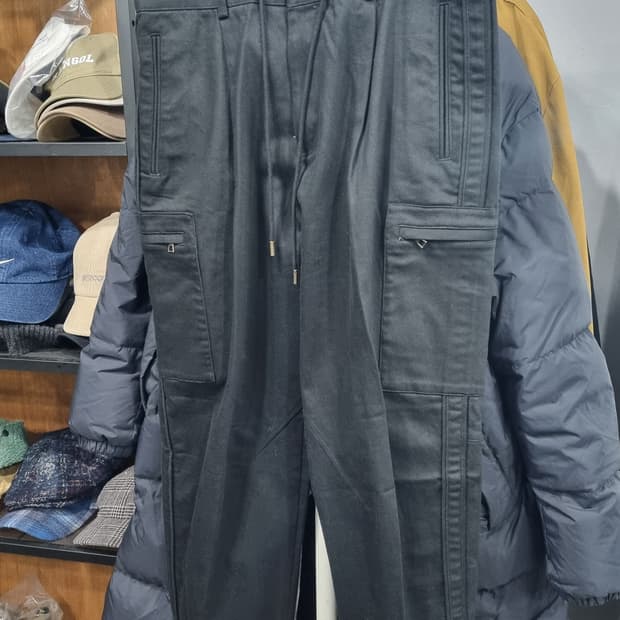 ((송 지 오 옴 므)) 검정색 롤업 트랙 카고바지 32size