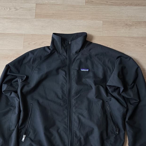 파타고니아 배기스 봄버 M